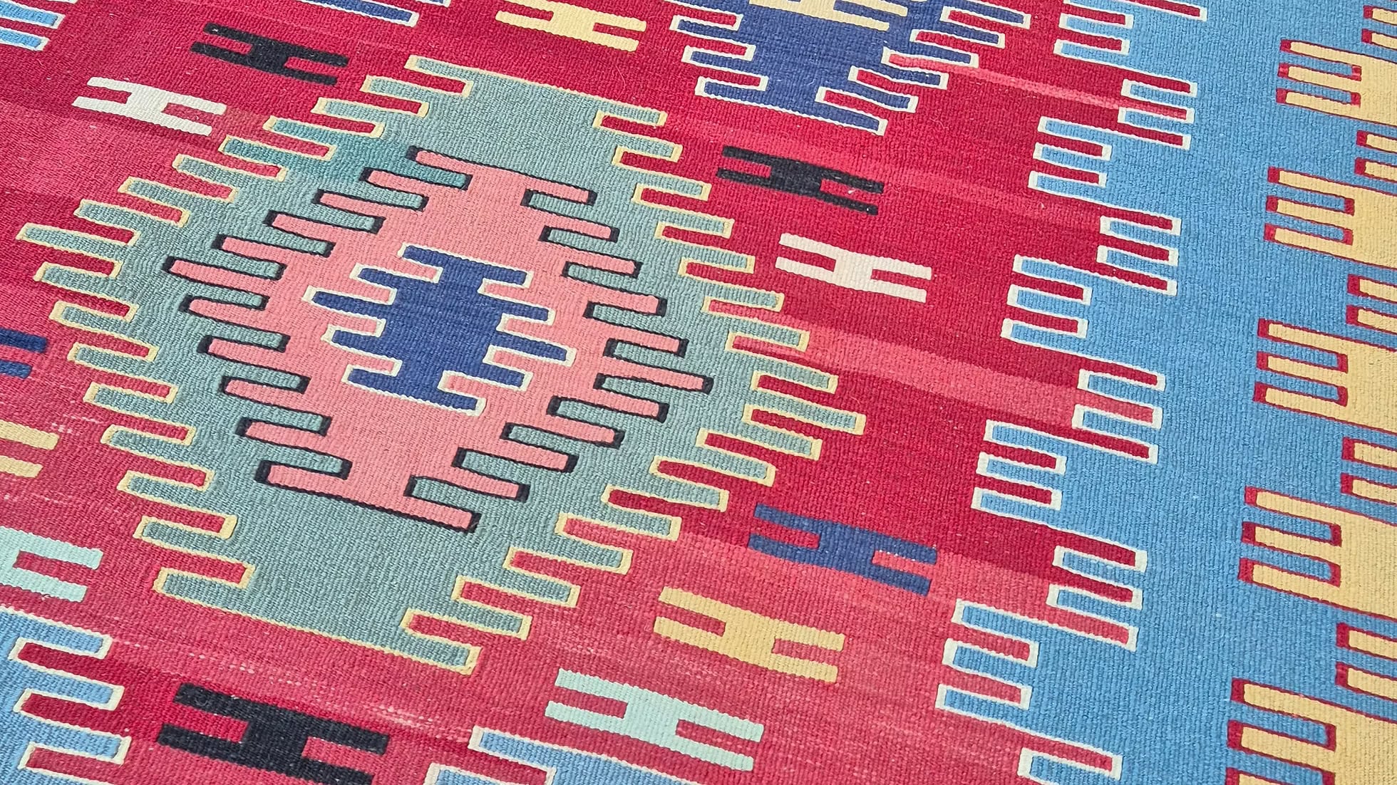 High-quality authentic Turkish rug trade program for designers