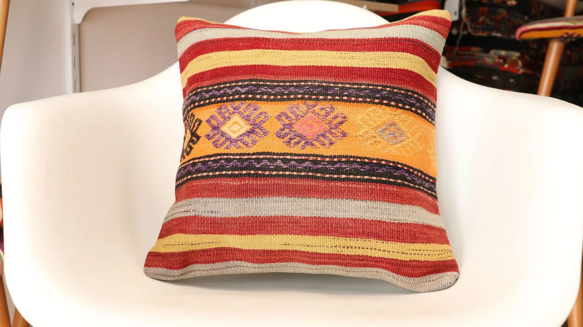 mid-century kilim pillow accent décor in neutral hues