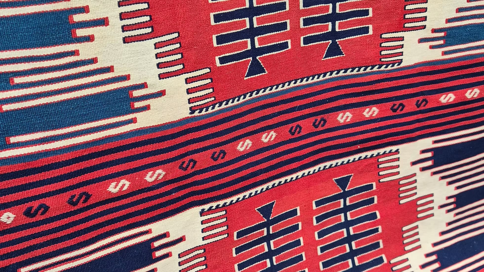 Southwestern-style Turkish rug ideal for farmhouse, ranch, and American heritage homes