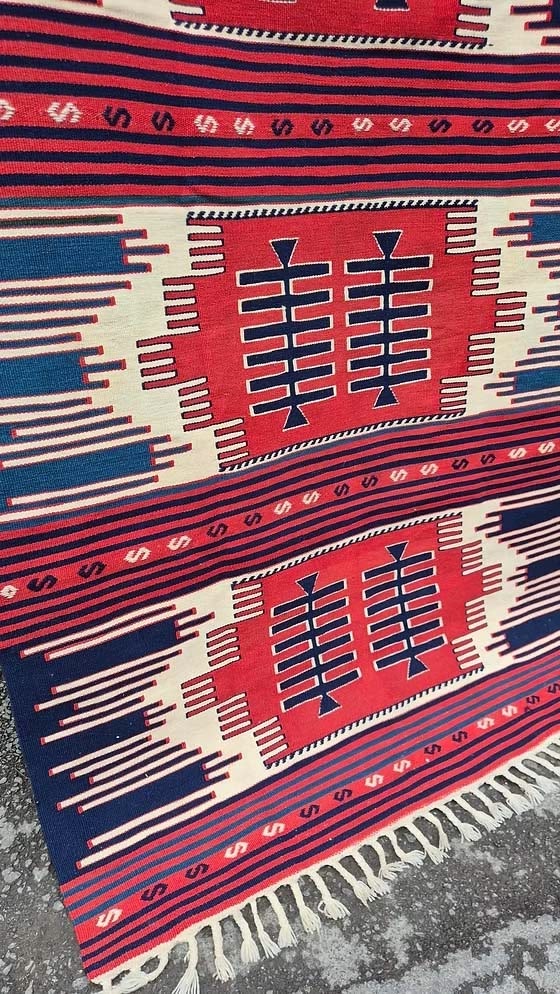 Southwestern-style Turkish rug ideal for farmhouse, ranch, and American heritage homes