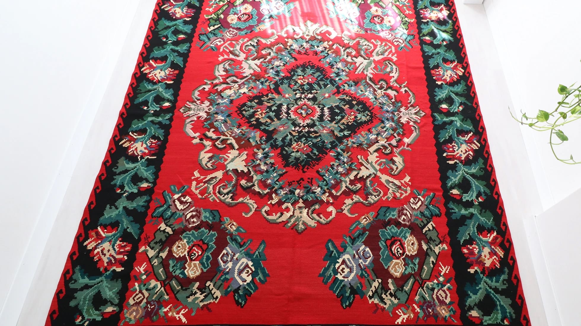 meticulously handwoven floral Moldavian Bessarabian mid-century rug with intricate details