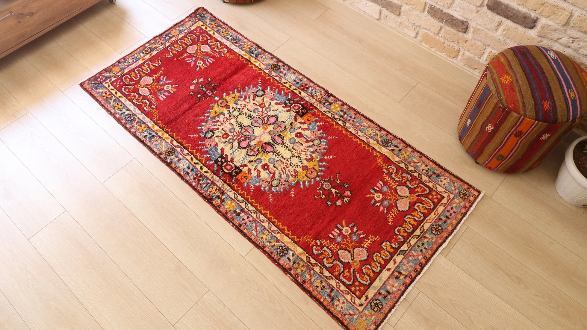 Oriental red Mediterranean traditional rug carpet