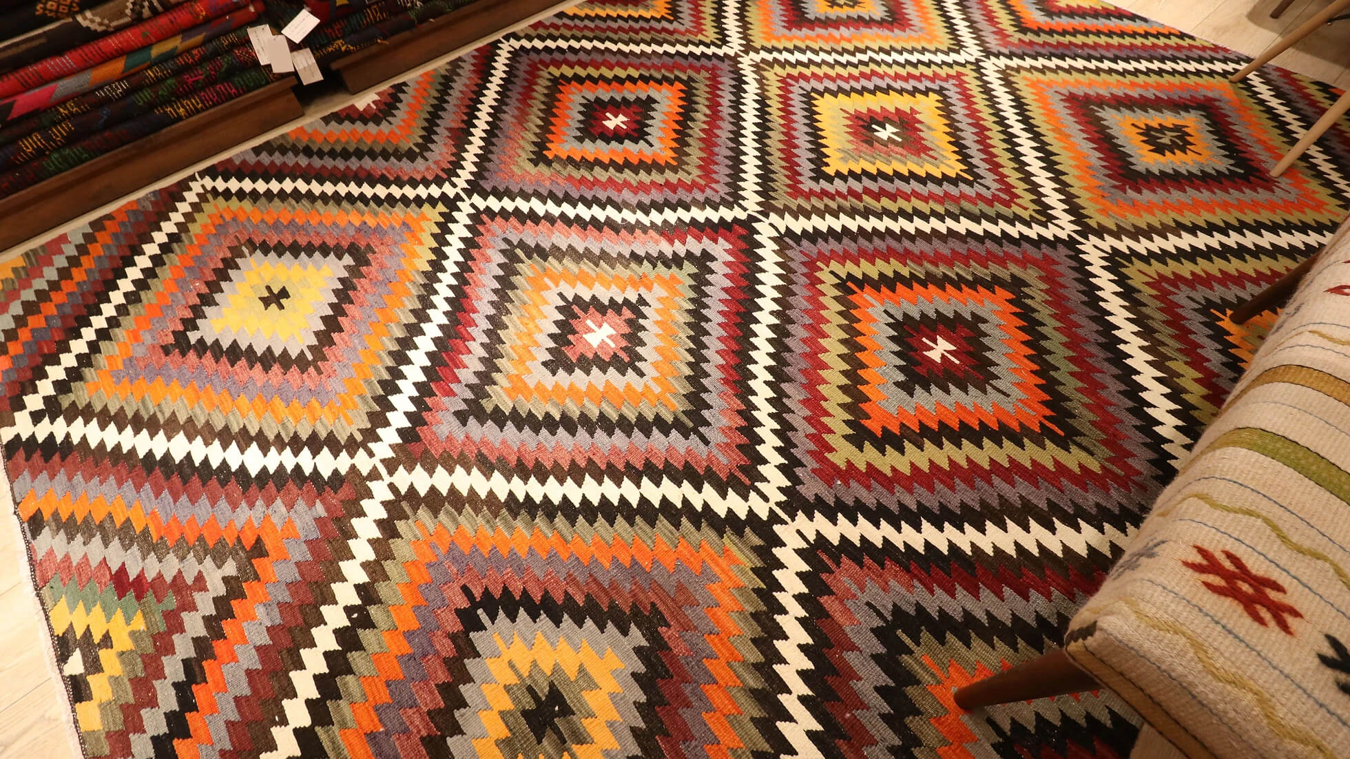 a magnificent and gorgeous mid-century Turkish flat-weave neutral rug in rustic and earthy diamond patterns from the 1960s