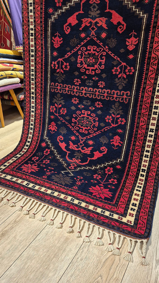 vintage hand-knotted Turkish wool rug 4x6