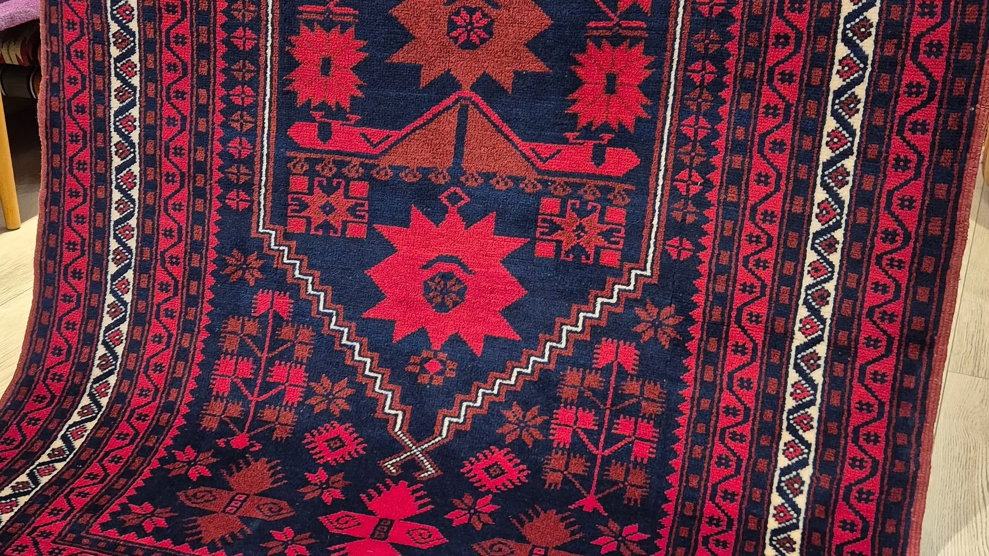 4x6 Turkish hand-knotted wool carpet in red and blue