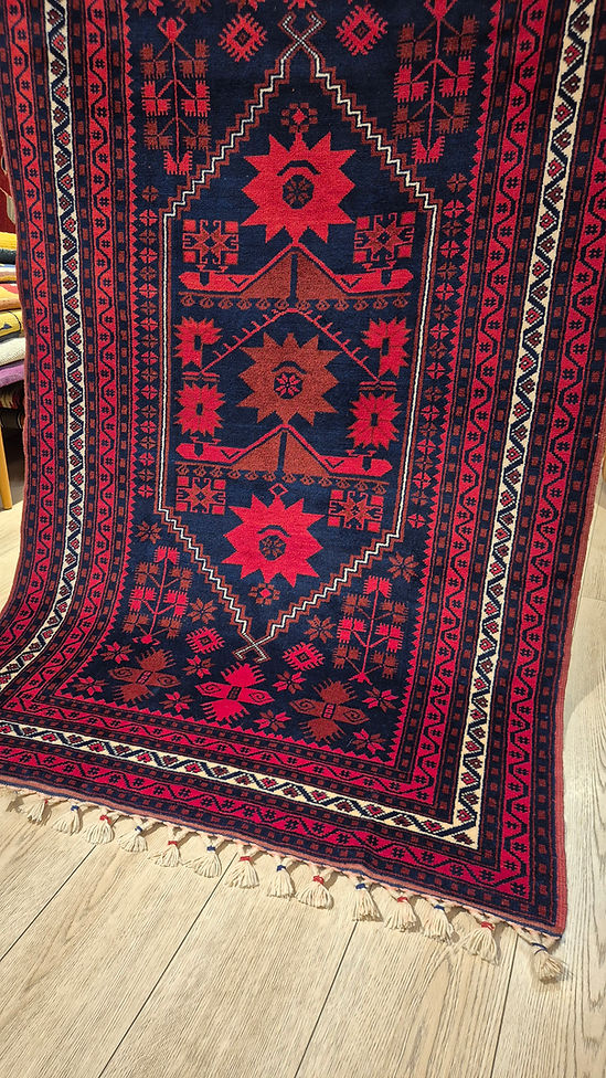 4x6 Turkish hand-knotted wool carpet in red and blue