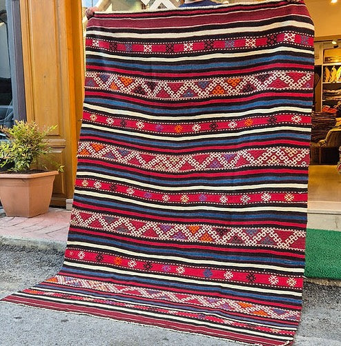 Medium Flat-Weave Area Rug for NYC interior design