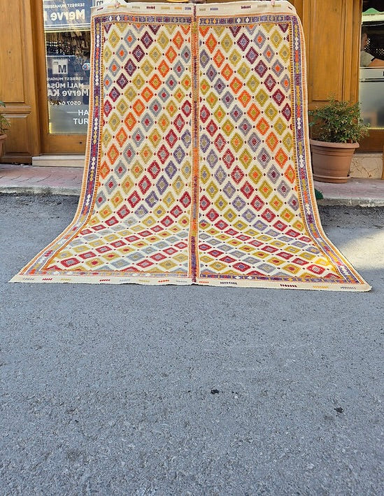 Vintage Turkish Kilim Rug 5x9 Handwoven Geometric Rug for Living Room or Bedroom