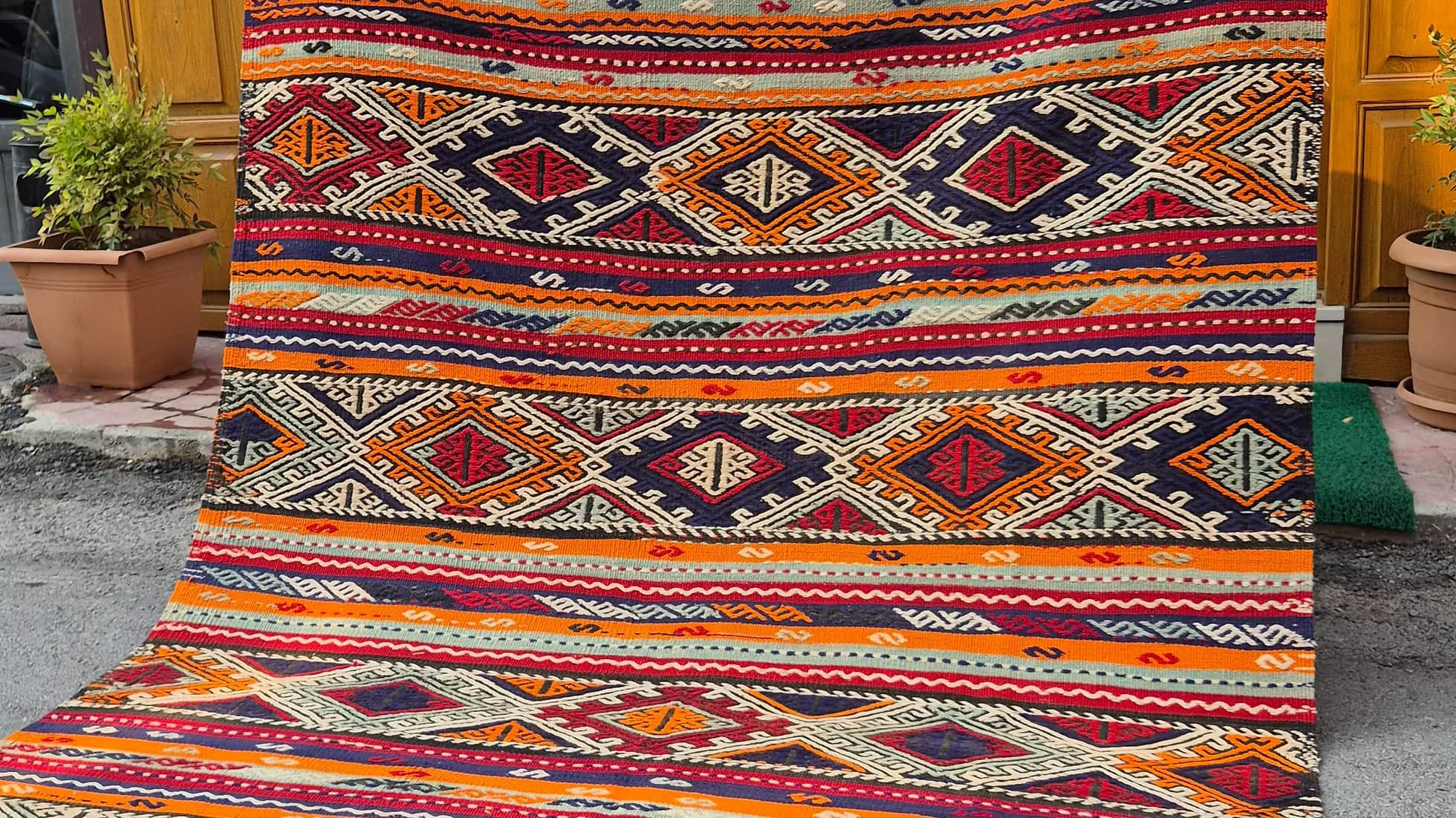 Artisan-made vintage rug perfect for Hamptons retreats, Southern-style homes, and Joshua Tree cottages.