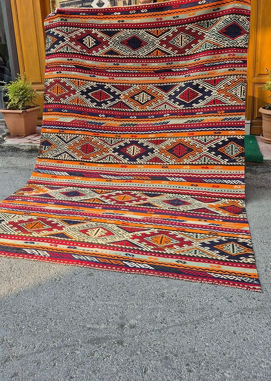 Artisan-made vintage rug perfect for Hamptons retreats, Southern-style homes, and Joshua Tree cottages.