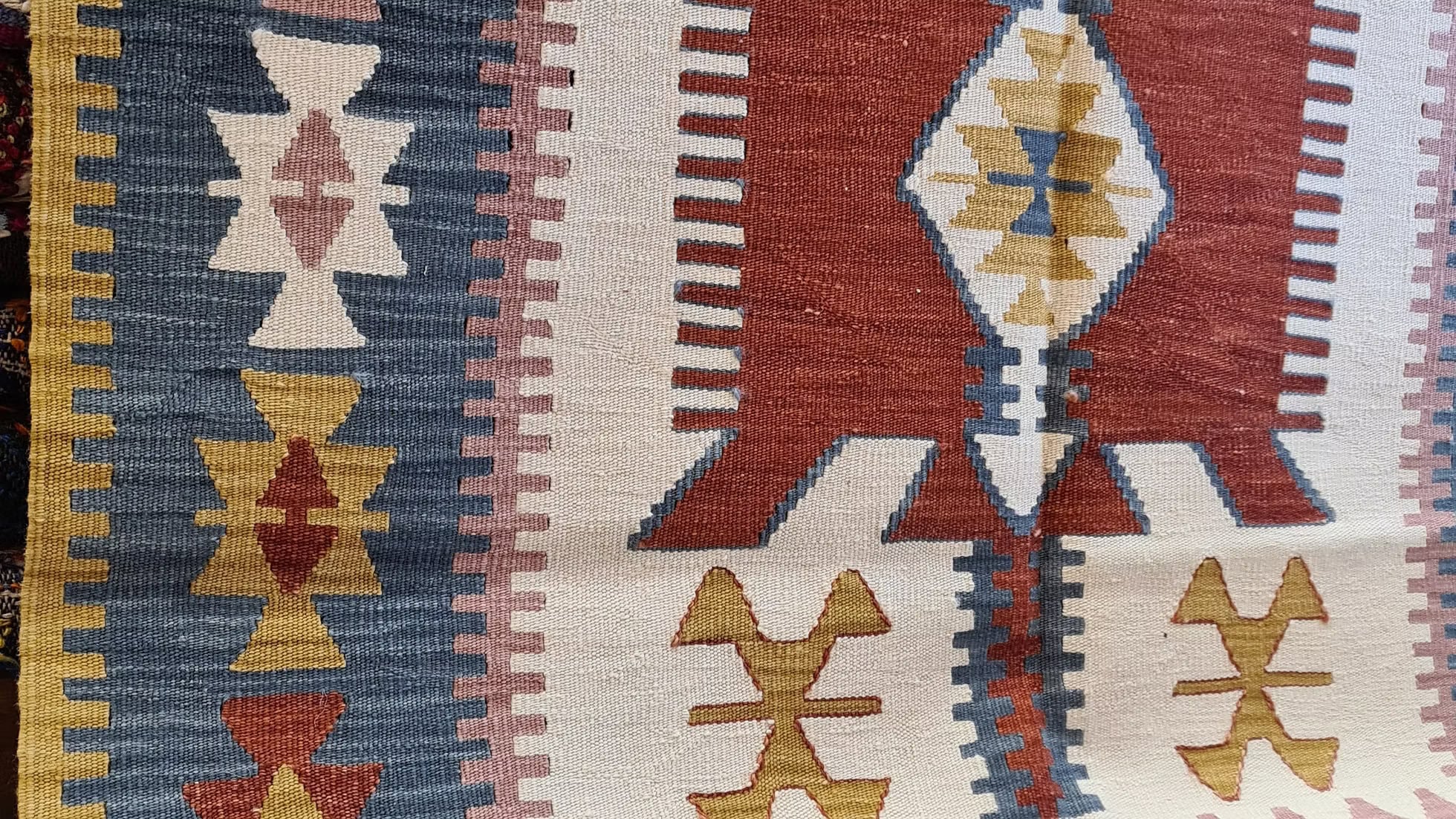 Modern Heritage Flat-Weave Rug from Usak, Turkey, Vintage Style, Neutral and Warm Tones