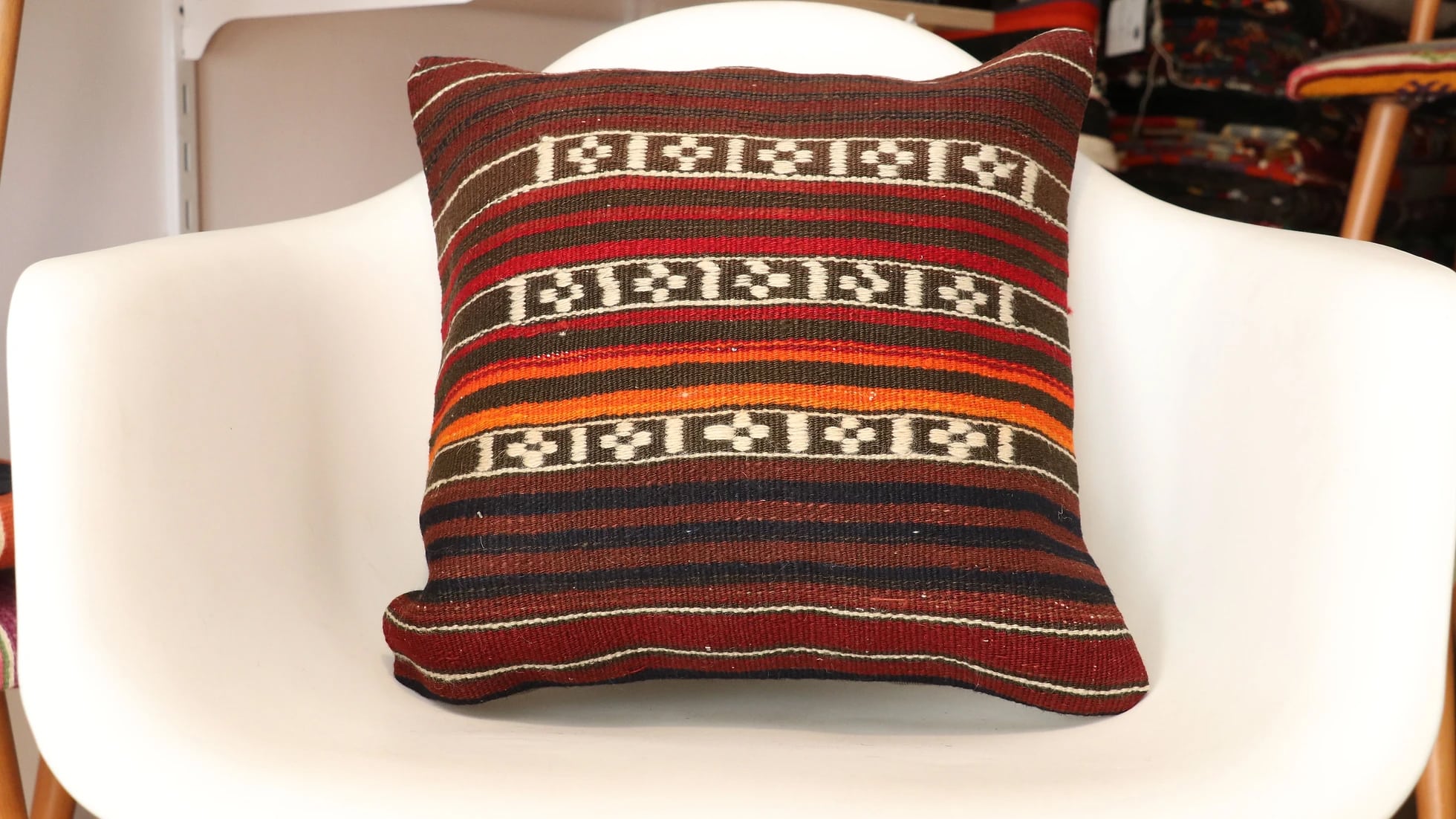 southwestern style kilim pillow decor made of wool in earthy rustic tones