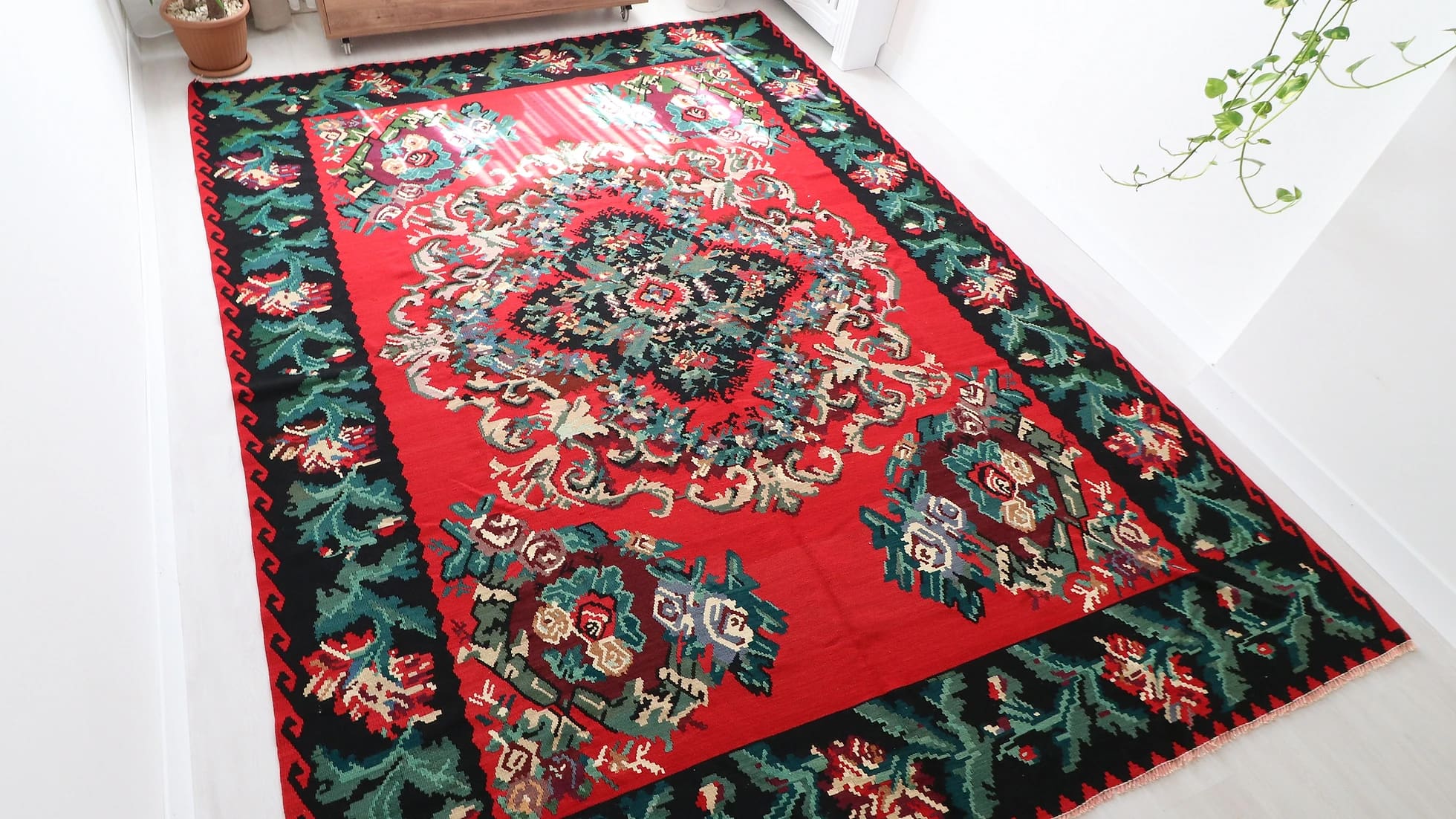 meticulously handwoven floral Moldavian Bessarabian mid-century rug with intricate details