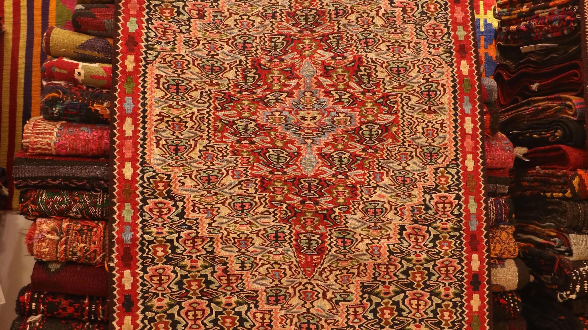 traditional, oriental and luxury hand-knotted Persian rug with classic Persian motifs and patterns for small area