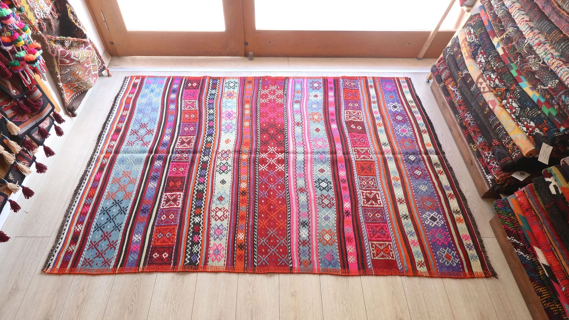 Handwoven Turkish Kilim Rug Measuring 5x7 in Colorful Pink and Purple Tones