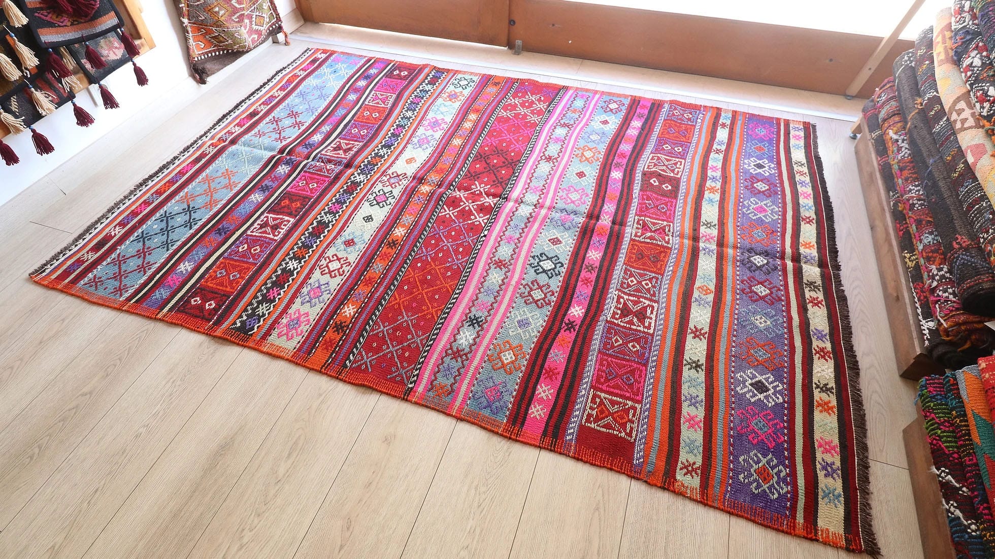 Handwoven Rustic Framhouse Wool Rug in Tribal Patterns