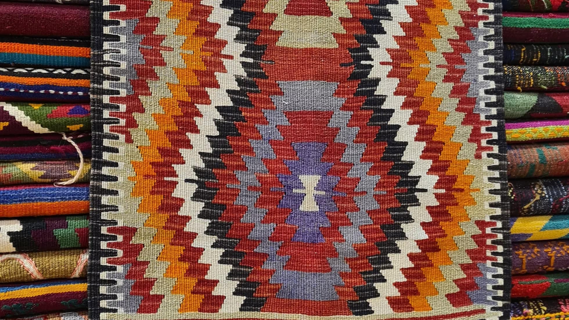 rustic farmhouse flat-woven rug