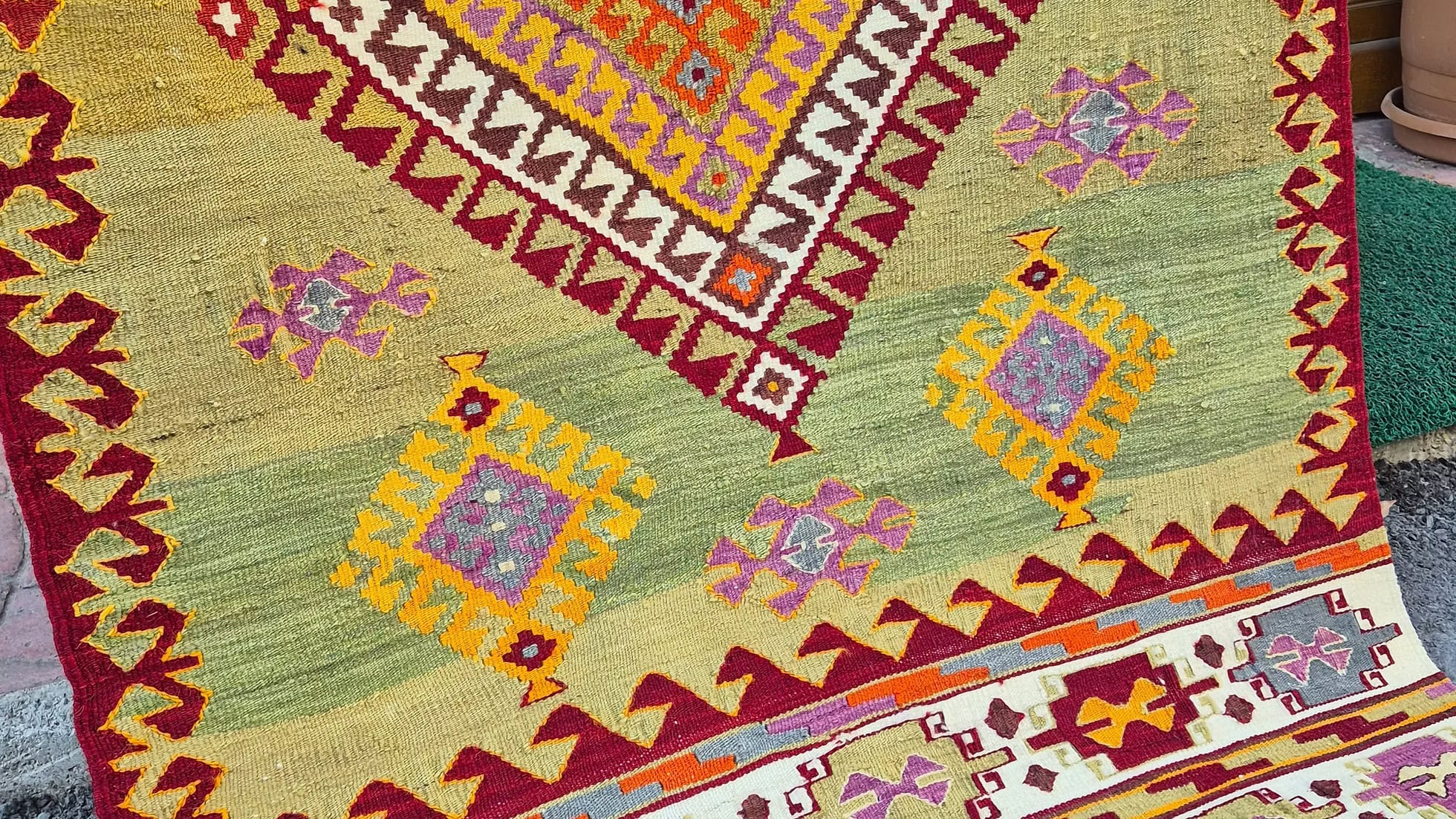 Luxury area rug perfect for coastal interiors, beach cottages, sunlit retreats, and luxury Hamptons homes.