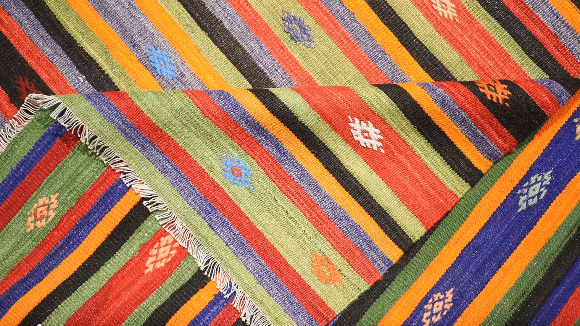 Handwoven Turkish kilim rug, 6x9, with traditional burdock motifs, tribal design, and rich colors, perfect for living room or bedroom